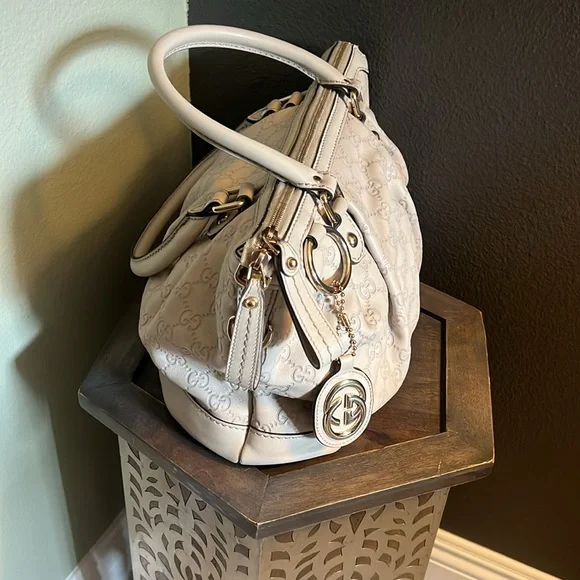 🛑 1 hour sale. Gucci, Cream Ivory Leather Gucci Handbag, w/ COA - Picture 3 of 16